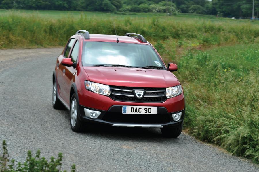 Dacia Sandero Stepway 2013 года  (UK) (фото 31 из 37)